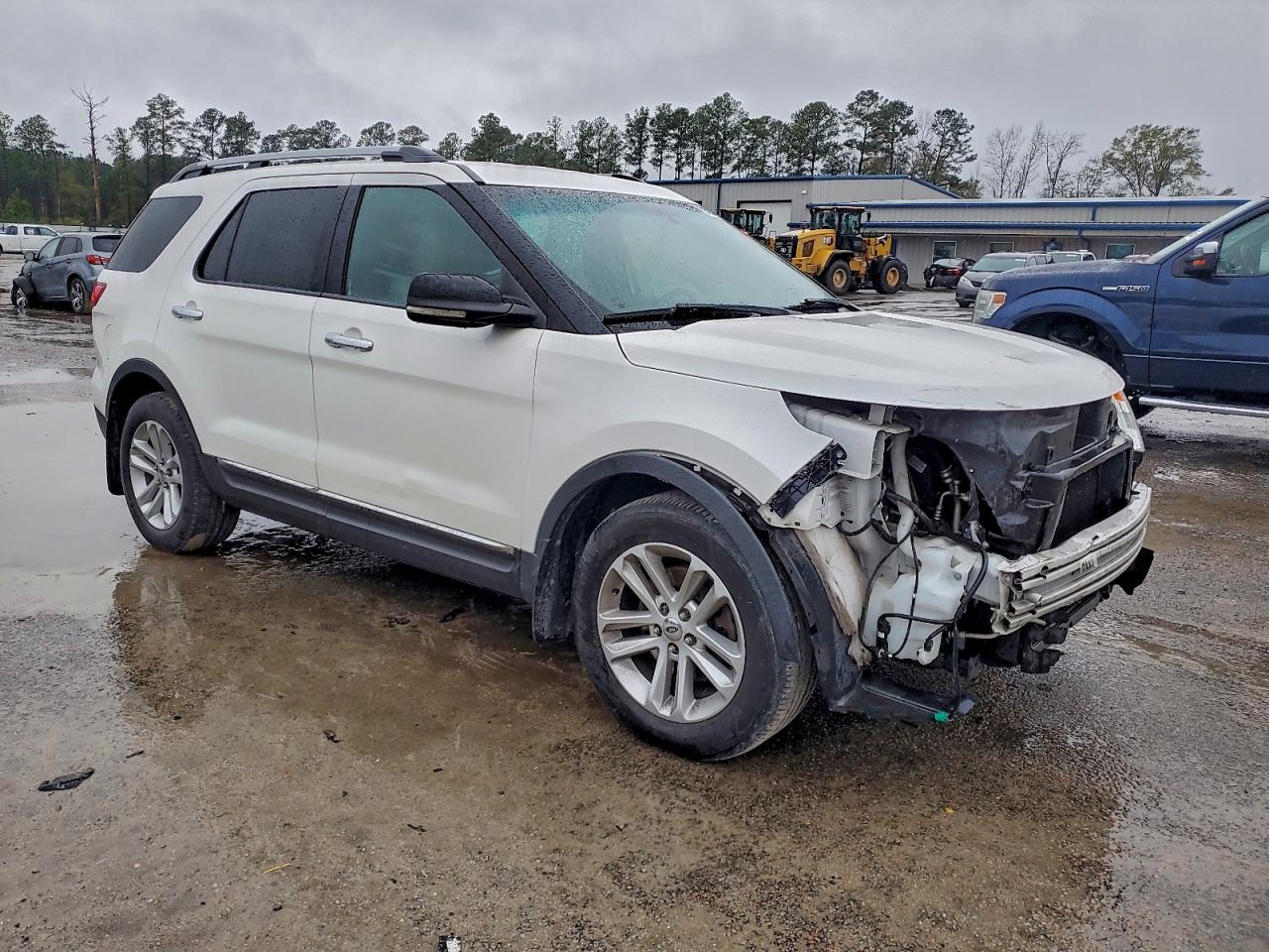 Ford Explorer Xlt Image 3