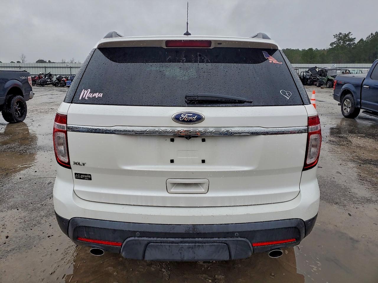 Ford Explorer Xlt Image 4