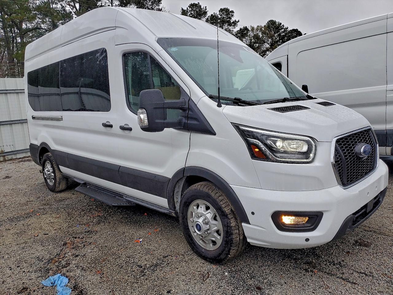 Ford Transit T-350 Image 13