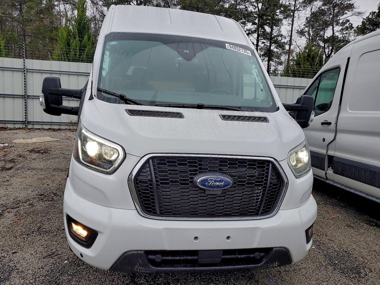 Ford Transit T-350 Image 2