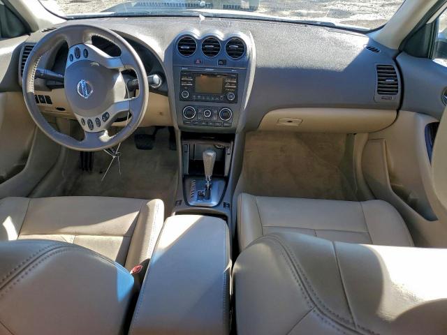 Nissan Altima Base Image 12