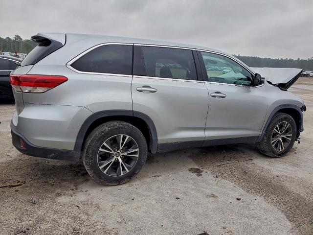 Toyota Highlander Le Image 12