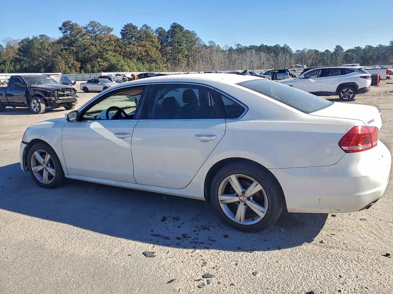 Volkswagen Passat S Image 4