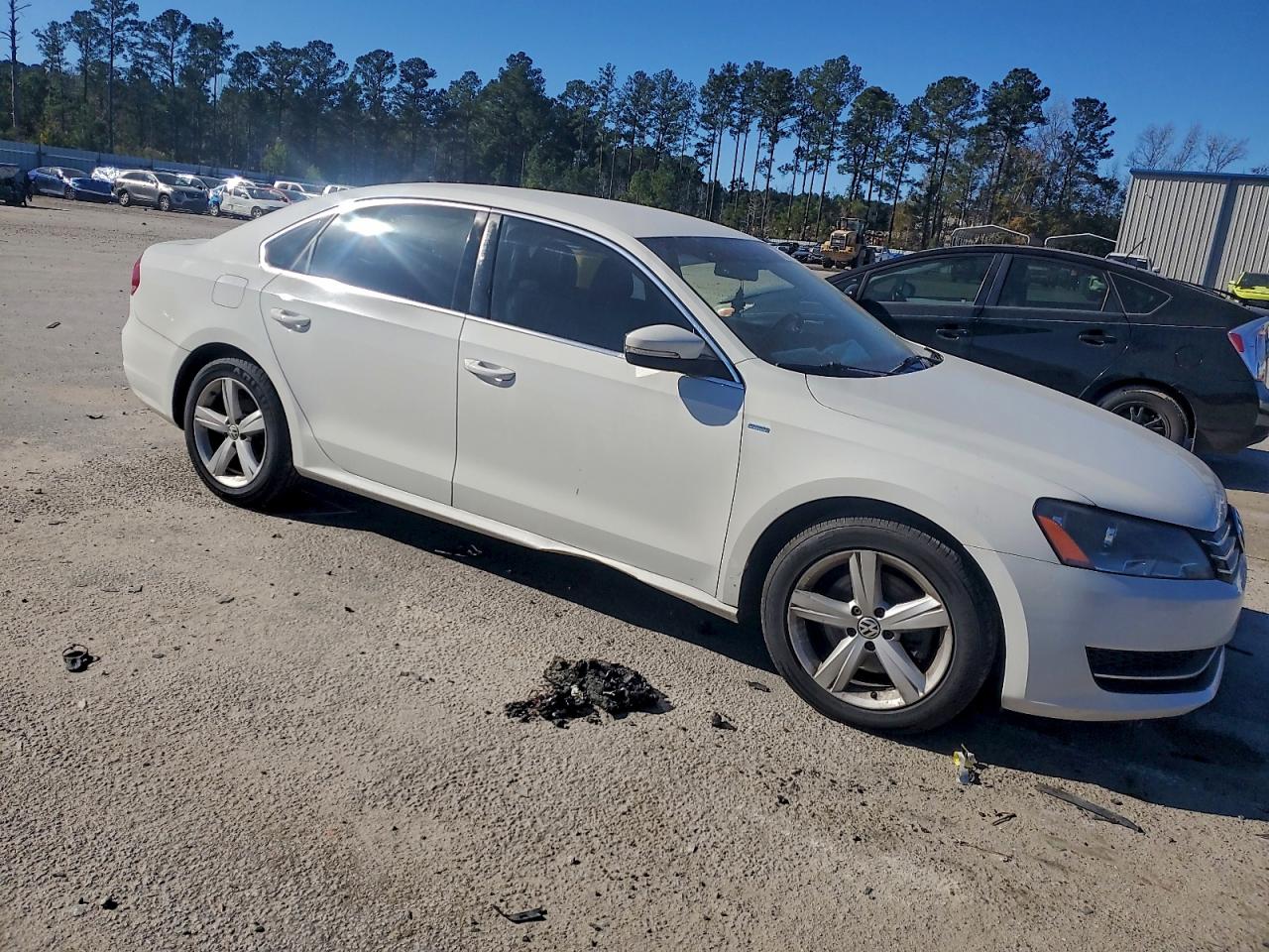 Volkswagen Passat S Image 9