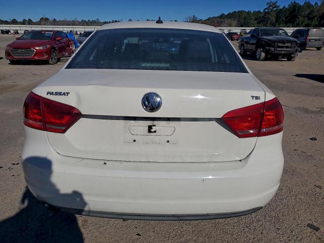 Volkswagen Passat S Image 7