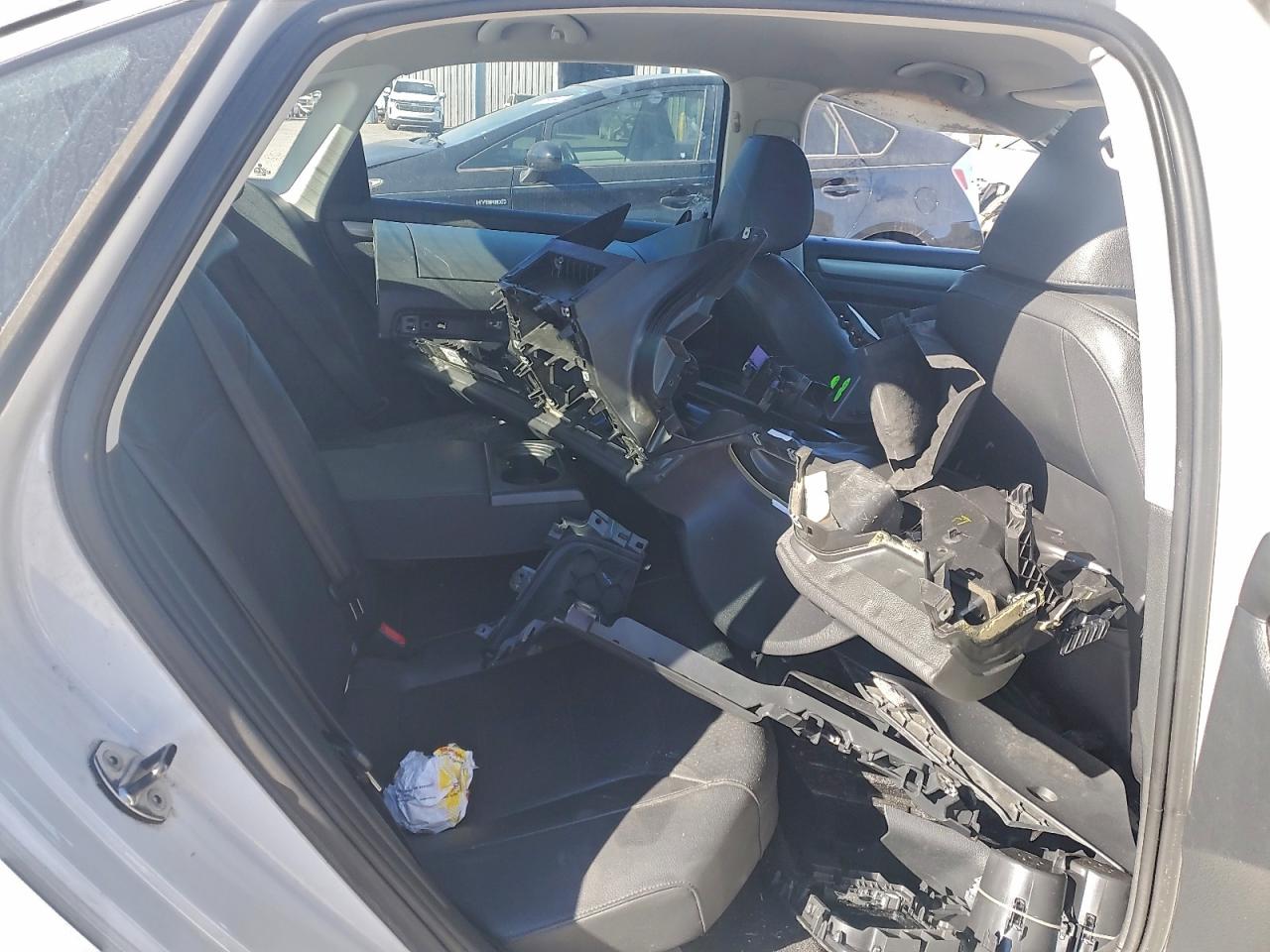 Volkswagen Passat S Image 12