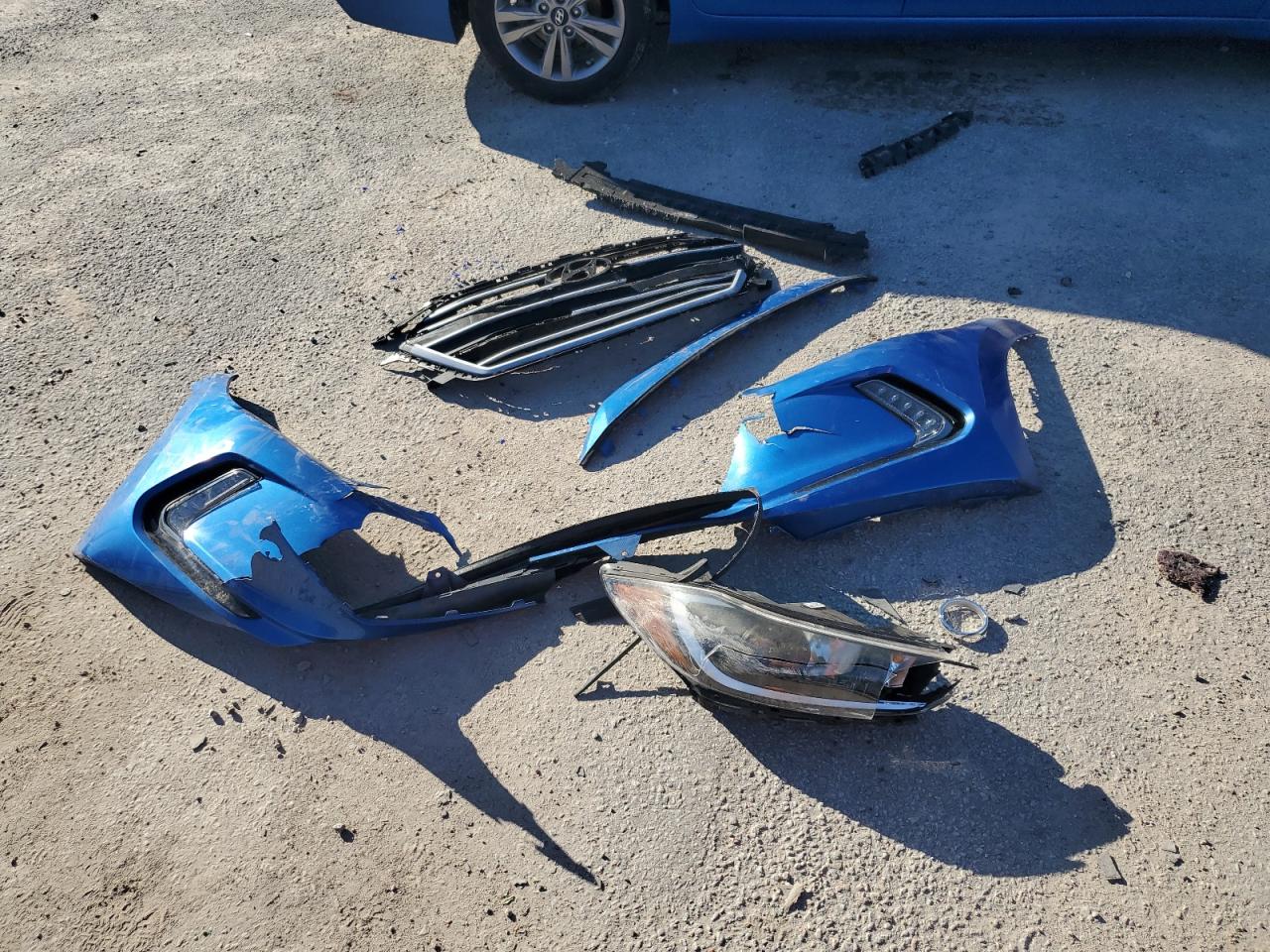 Hyundai ELANTRA Sel Image 7