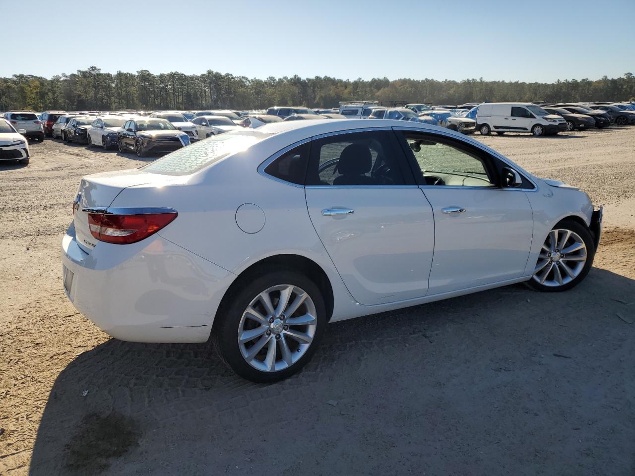 Buick Verano Image 3