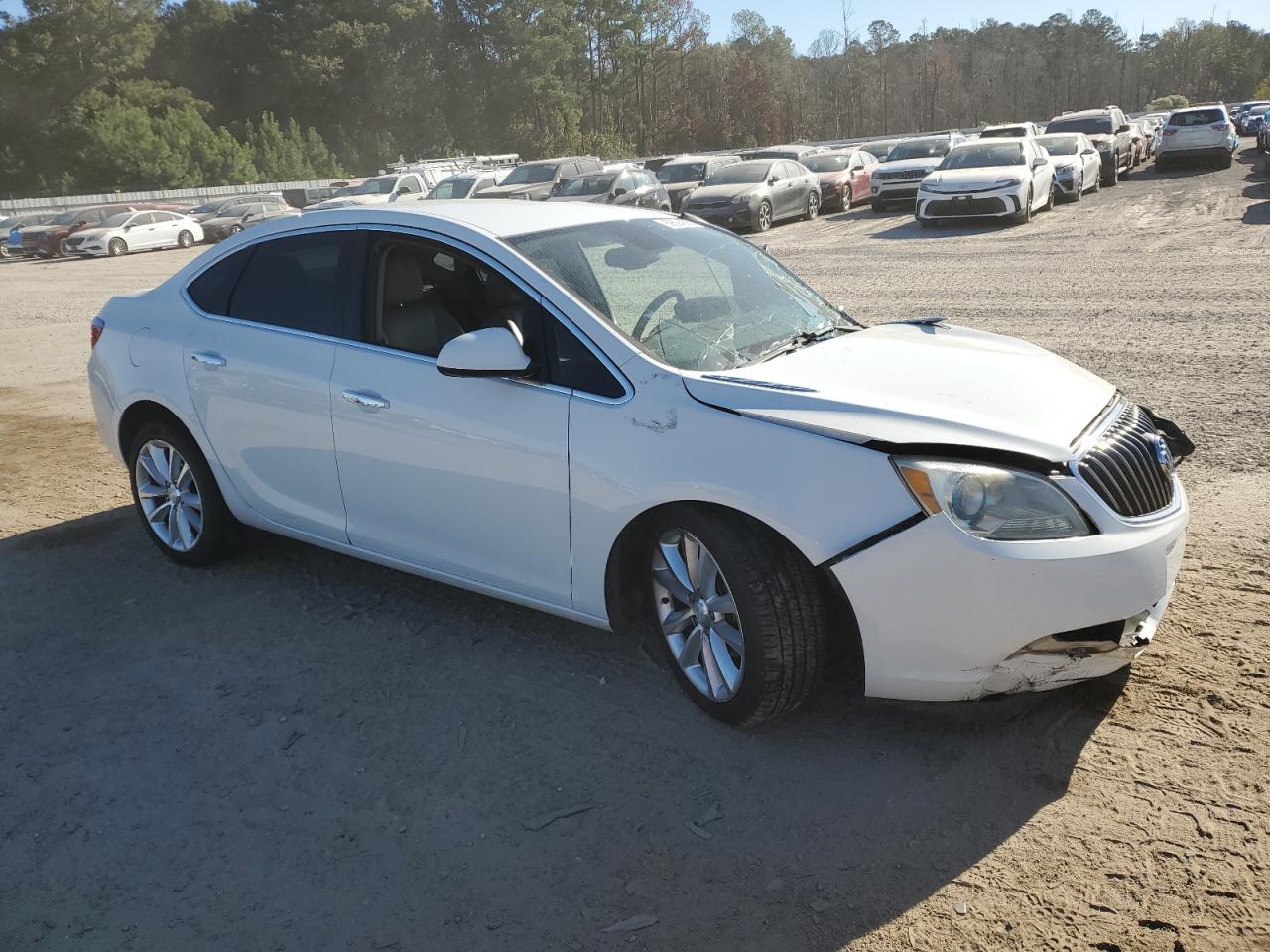 Buick Verano Image 12