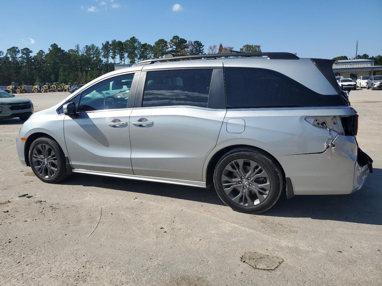 Honda Odyssey Touring Image 3