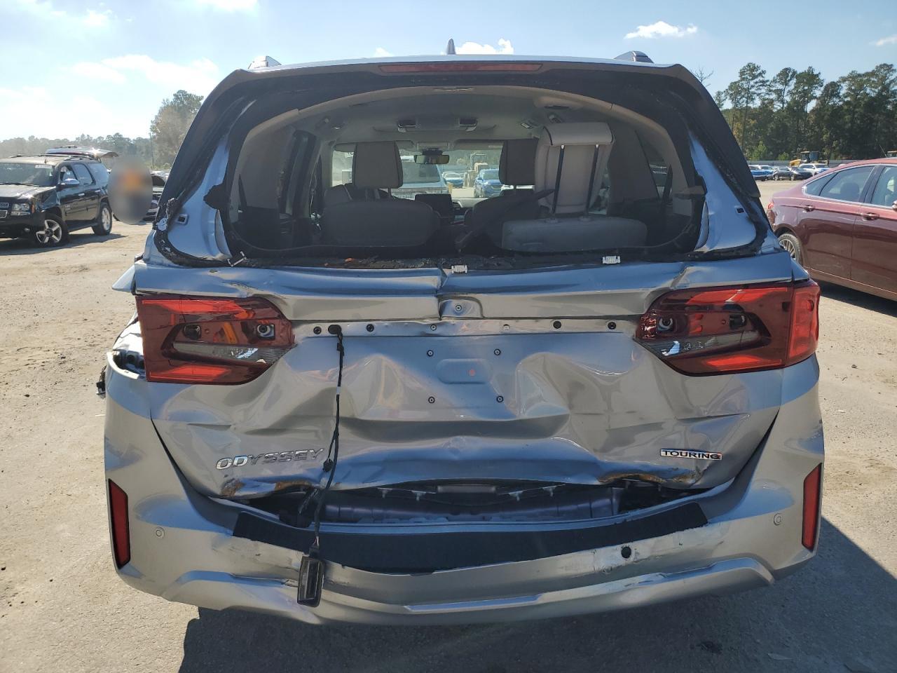 Honda Odyssey Touring Image 5