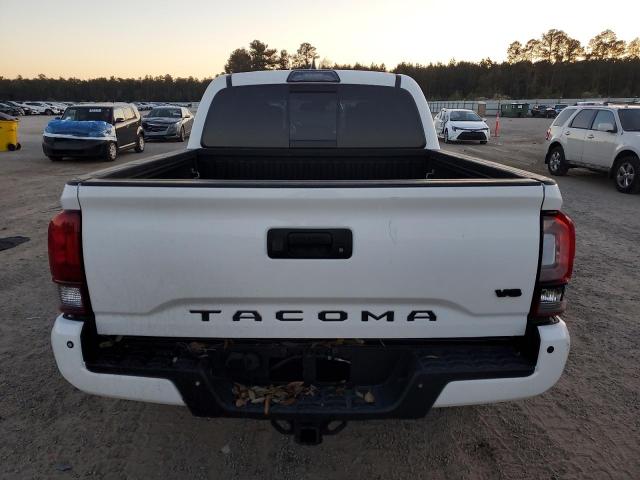 Toyota Tacoma Double Cab Image 3