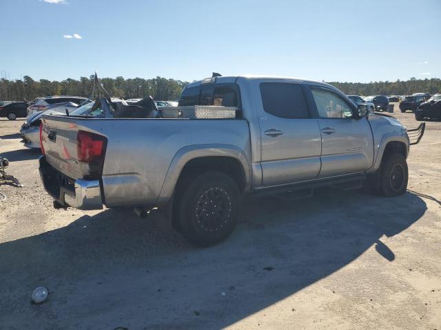 Toyota Tacoma Double Cab Image 4