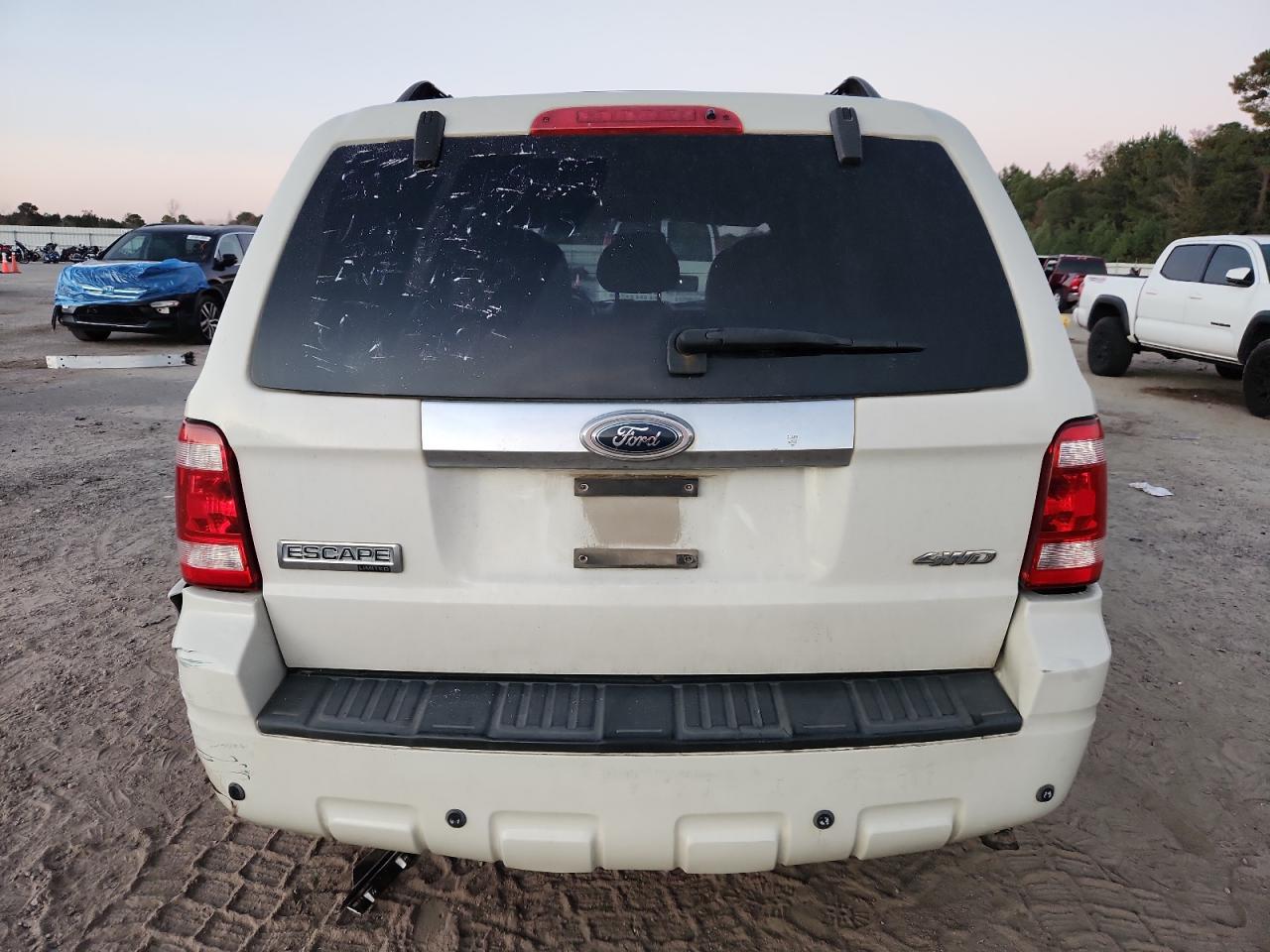 Ford Escape Limited Image 4