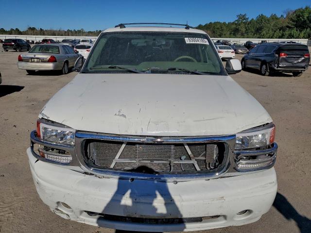 GMC Yukon Denali Image 6