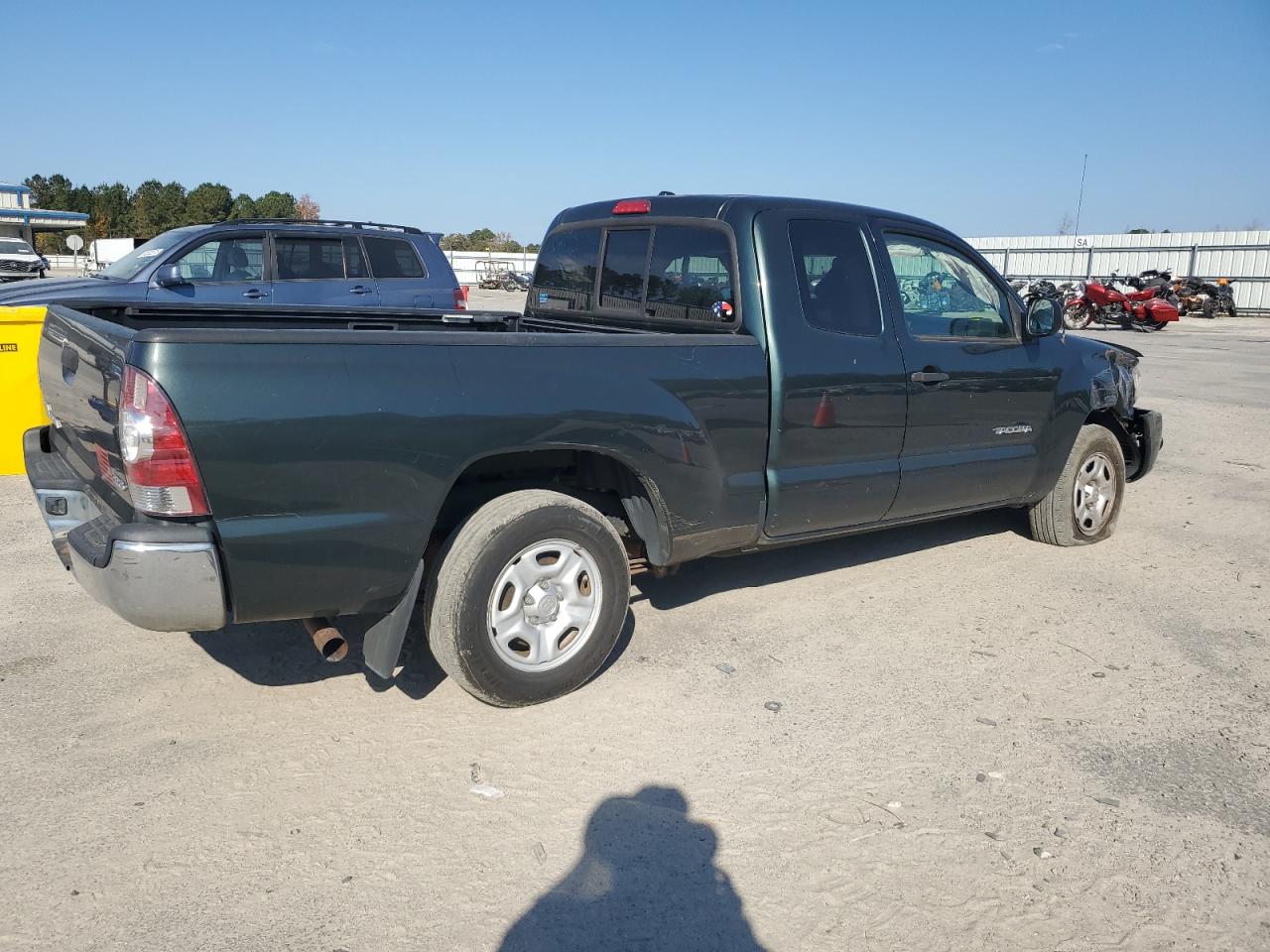 Toyota Tacoma Access Cab Image 3