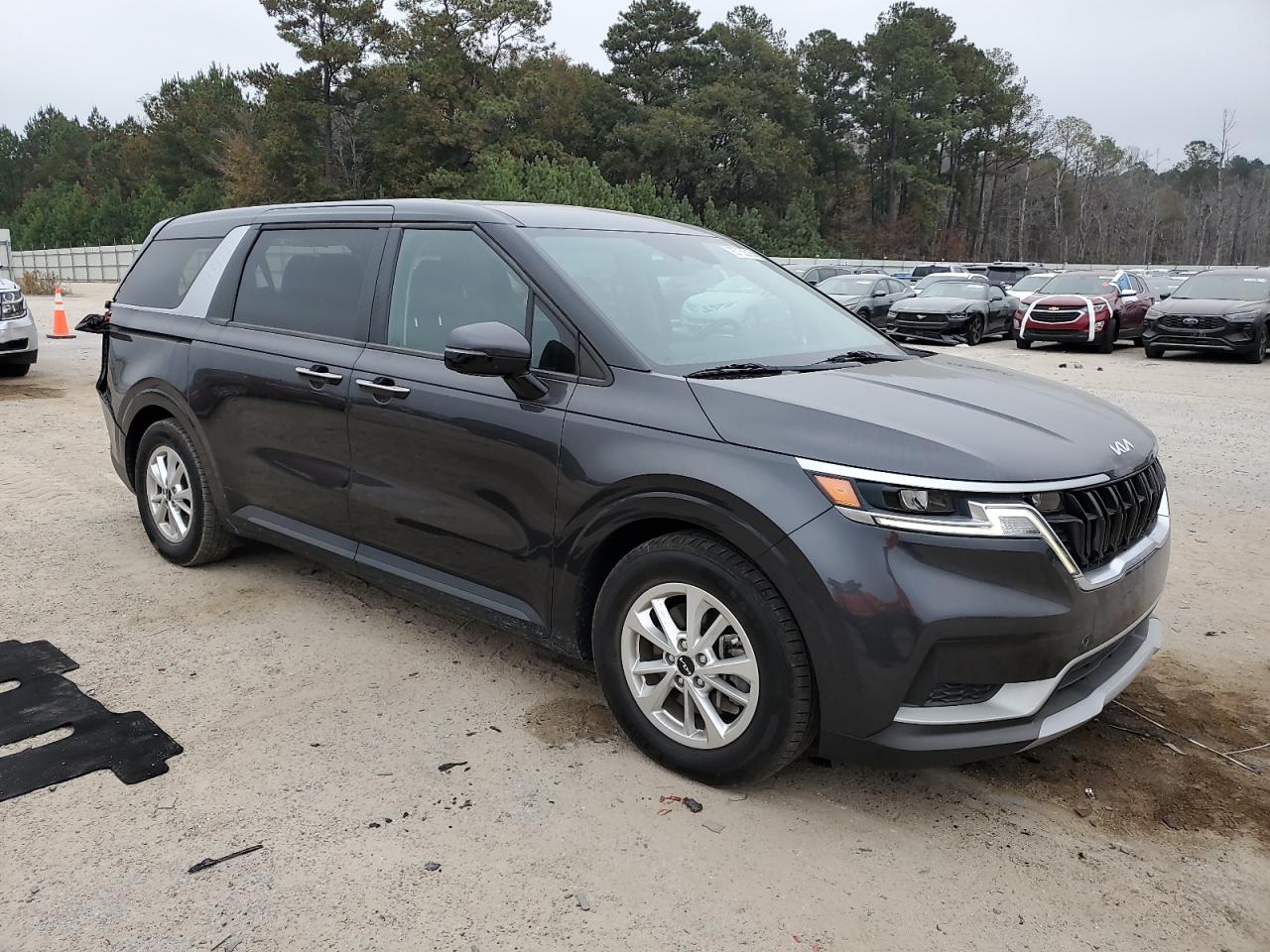 Kia Carnival Lx Image 12