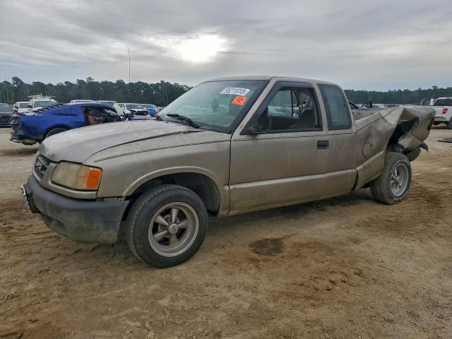  Salvage Isuzu Truck