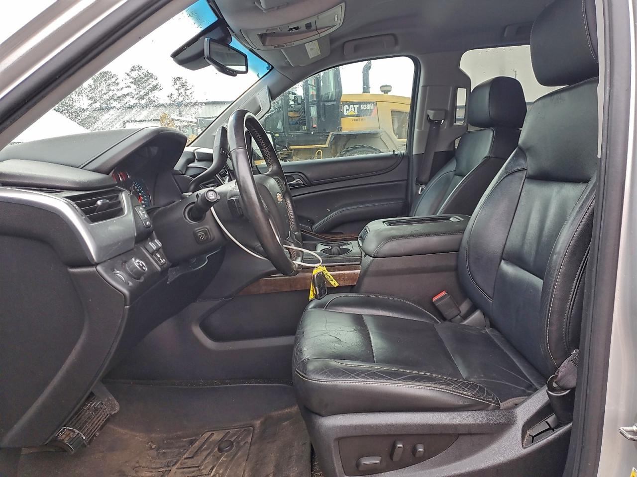 Chevrolet Suburban C1500 Lt Image 4