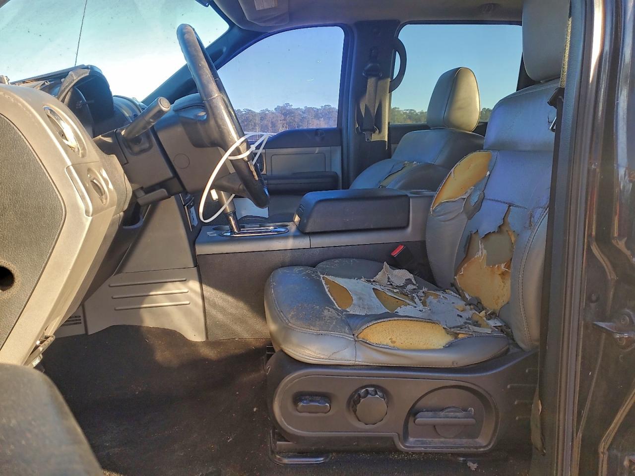 Ford F-150 Supercrew Image 8