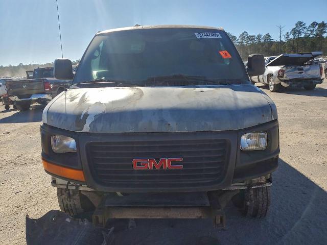 GMC Savana G2500 Image 8