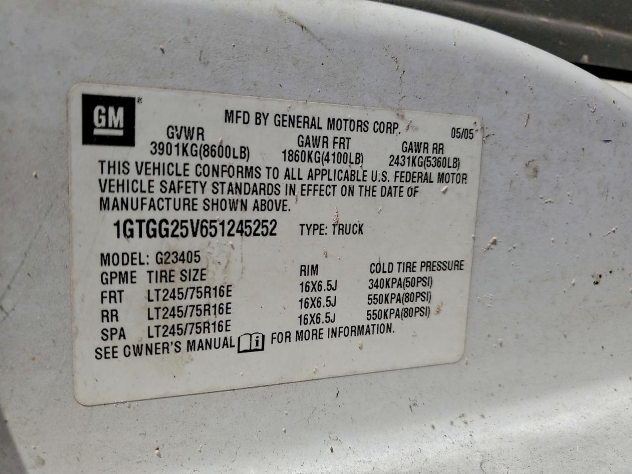 GMC Savana G2500 Image 10