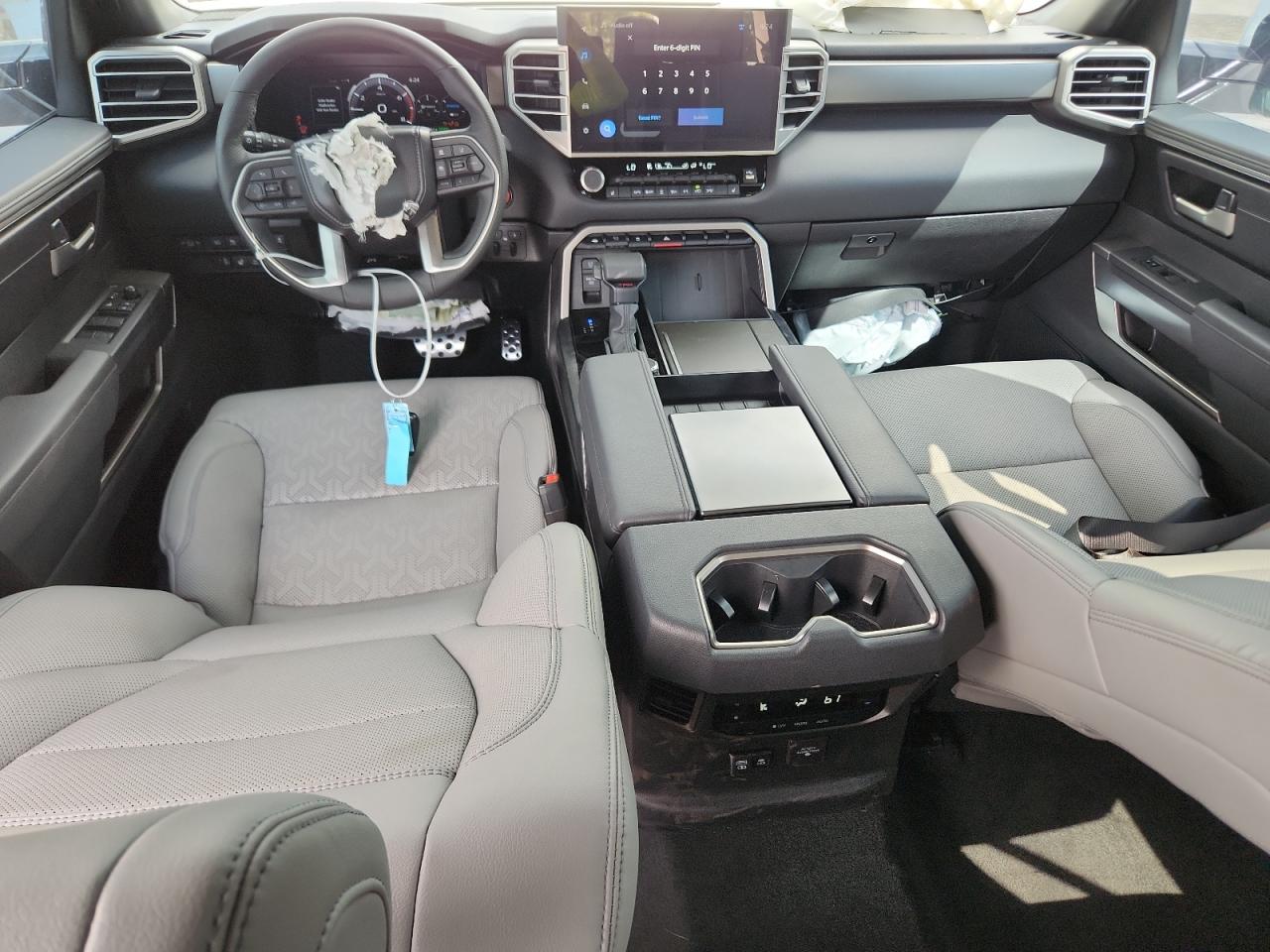 Toyota Sequoia Sr5 Image 4