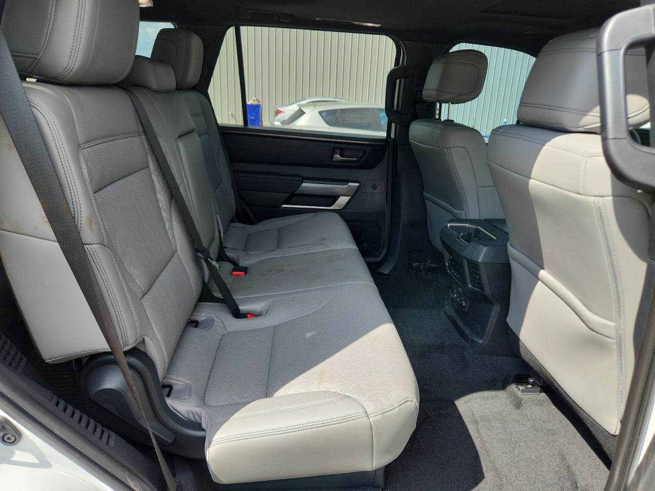 Toyota Sequoia Sr5 Image 7