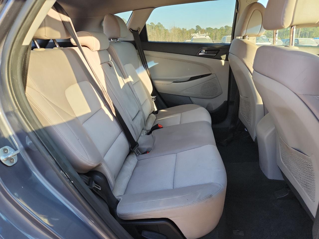 Hyundai TUCSON Limited Image 14