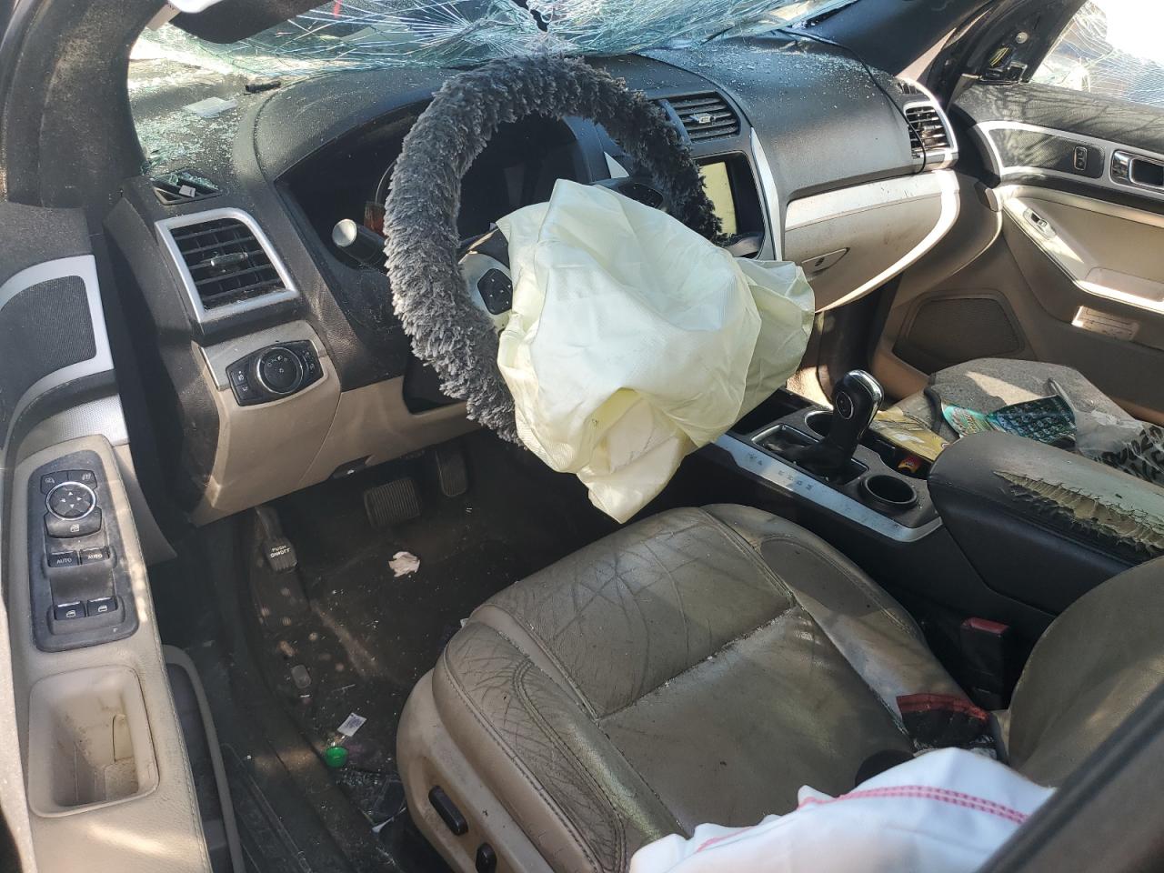 Ford Explorer Xlt Image 3