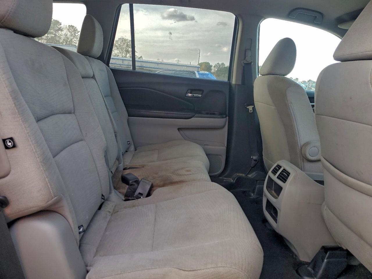 Honda Pilot Lx Image 7