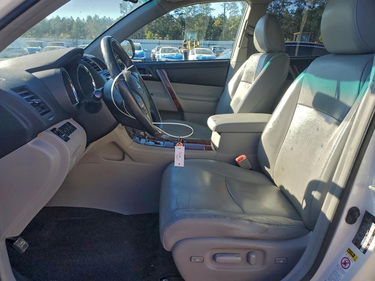 Toyota Highlander Limited Image 6