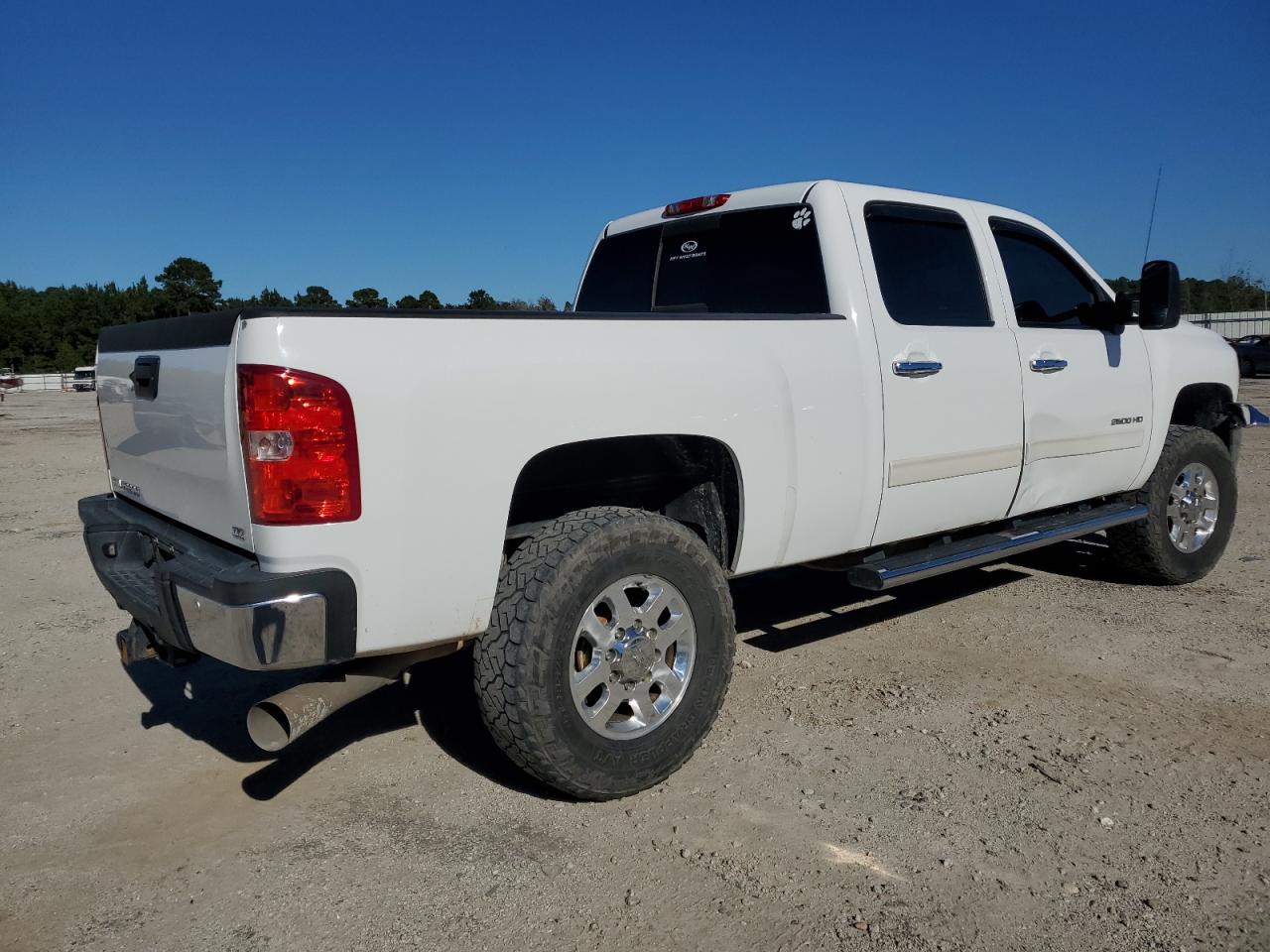 Chevrolet Silverado K2500 Heavy Duty Ltz Image 2