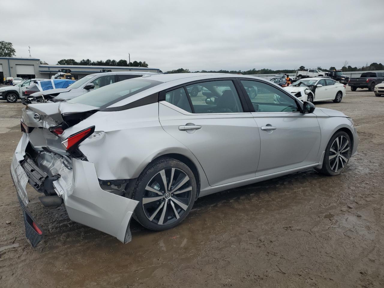 Nissan Altima Sr Image 11