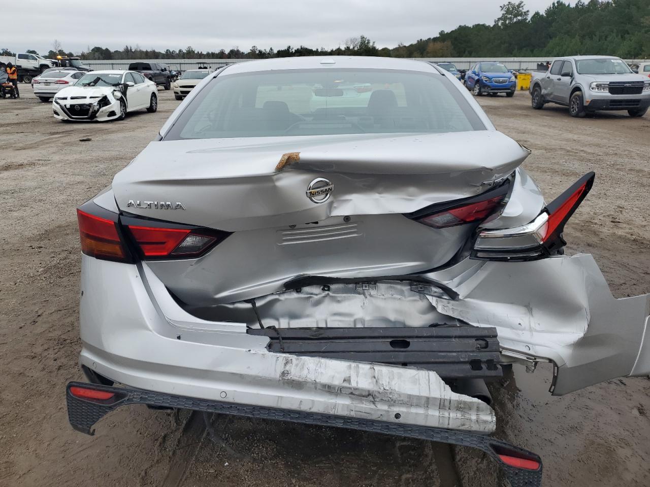 Nissan Altima Sr Image 6