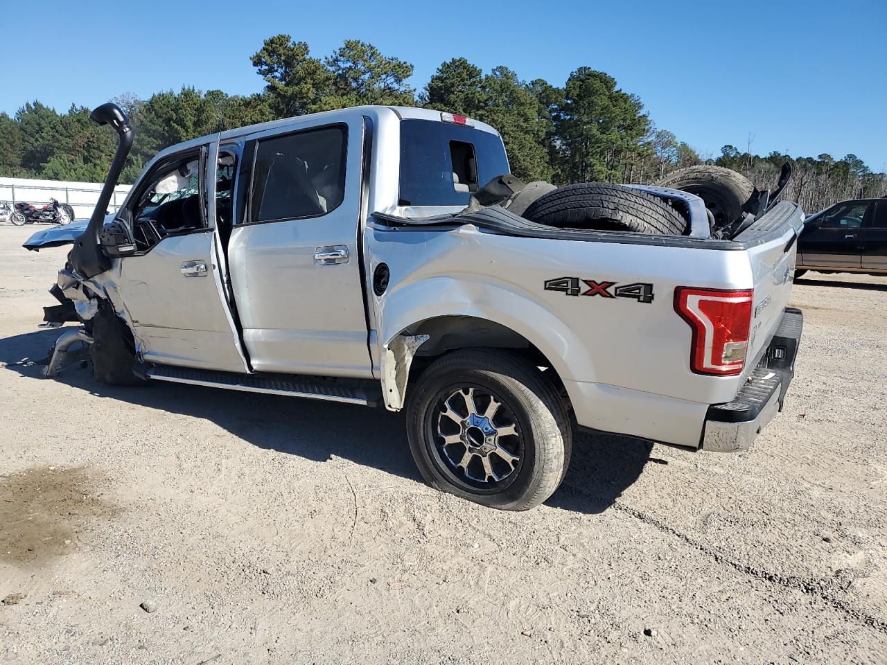 Ford F-150 Supercrew Image 10