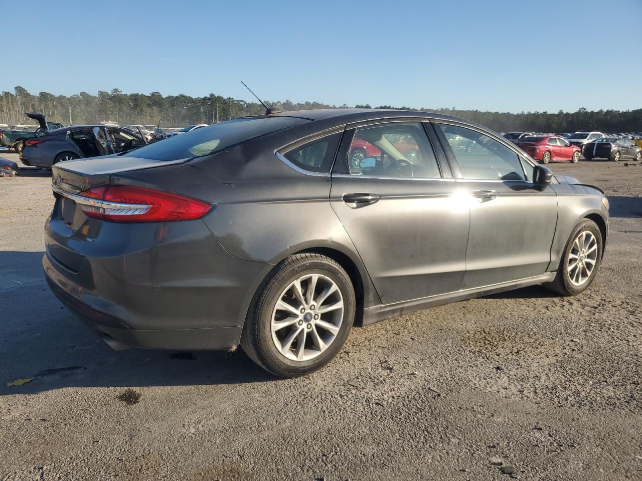 Ford Fusion Se Image 3