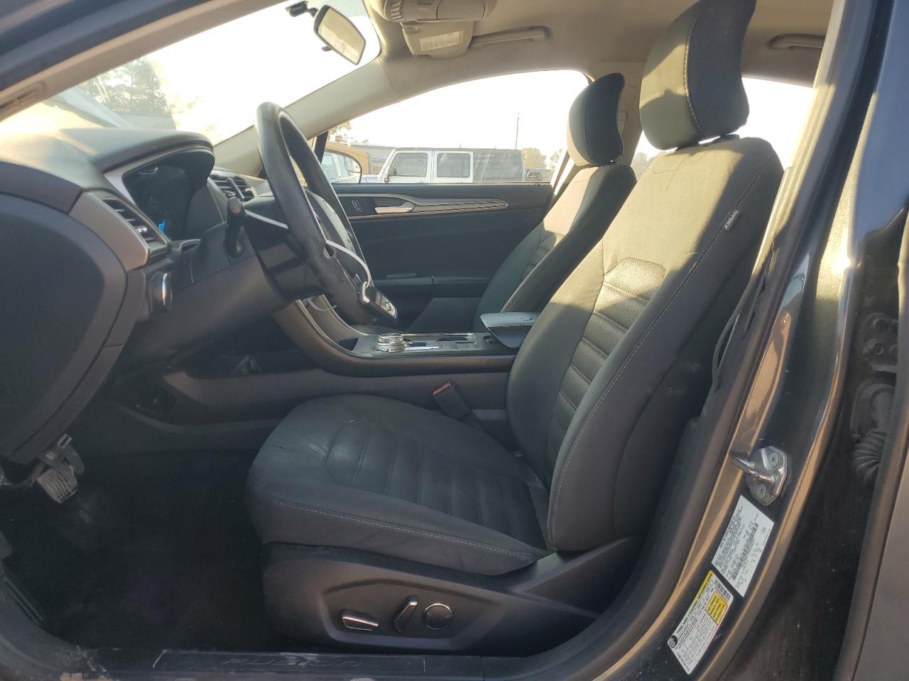 Ford Fusion Se Image 6