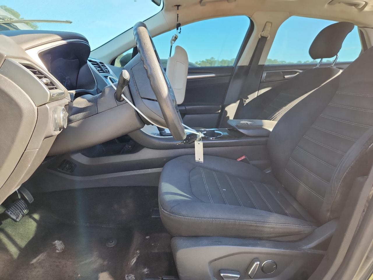 Ford Fusion Se Image 3