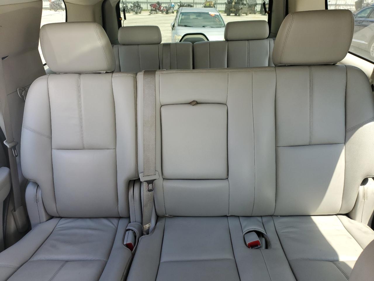 Chevrolet Tahoe C1500 Lt Image 11