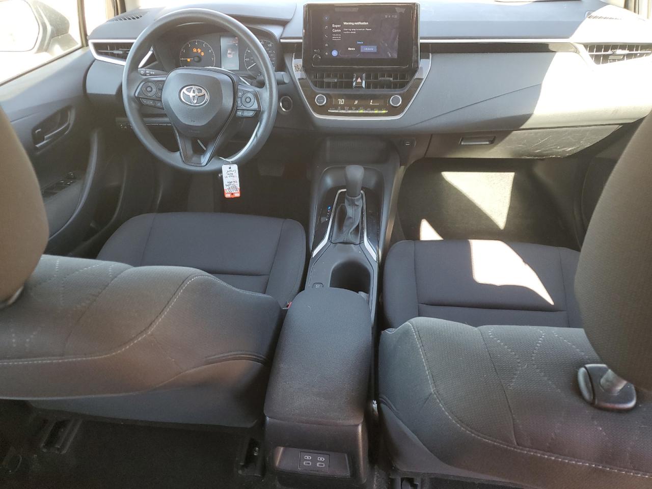 Toyota Corolla Le Image 8