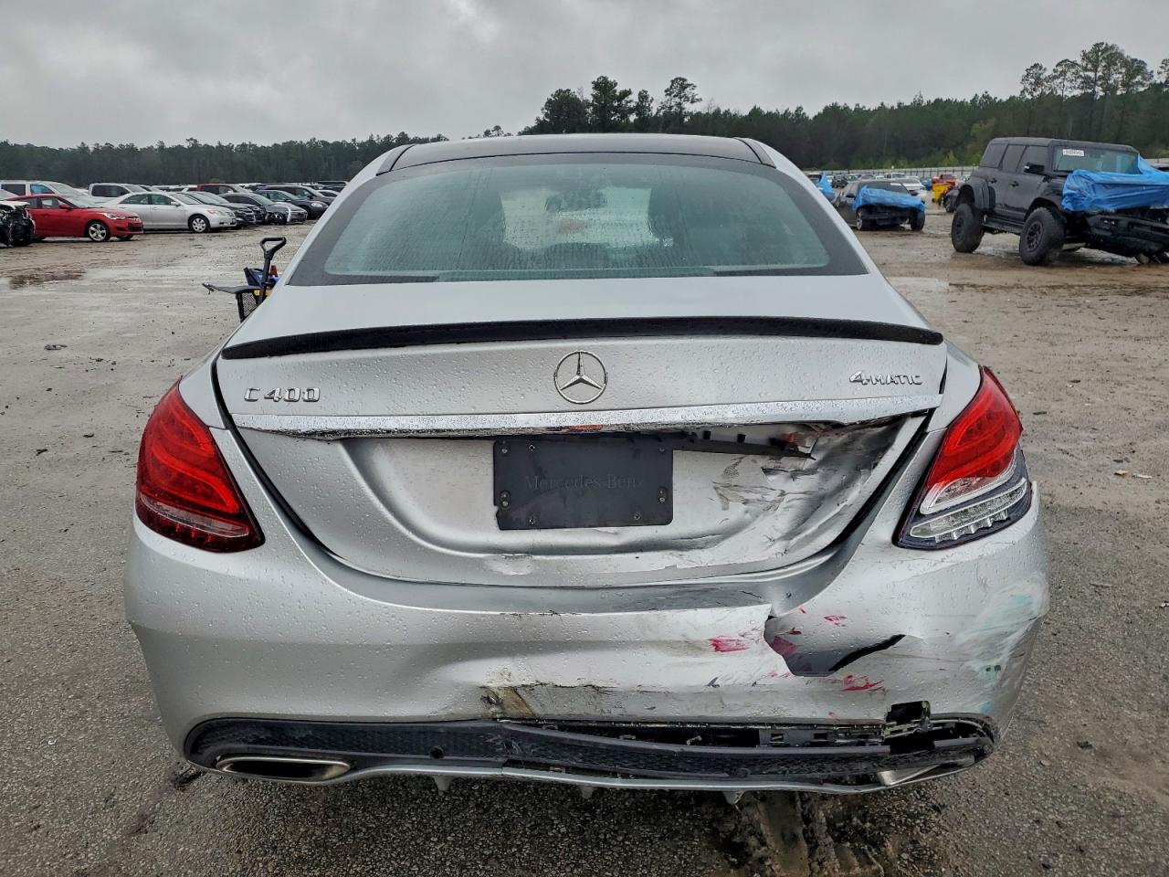 Mercedes-Benz C-Class 400 4matic Image 4