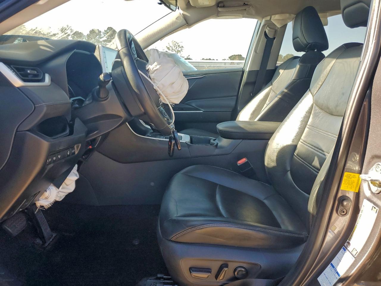 Toyota RAV4 Xle Premium Image 8