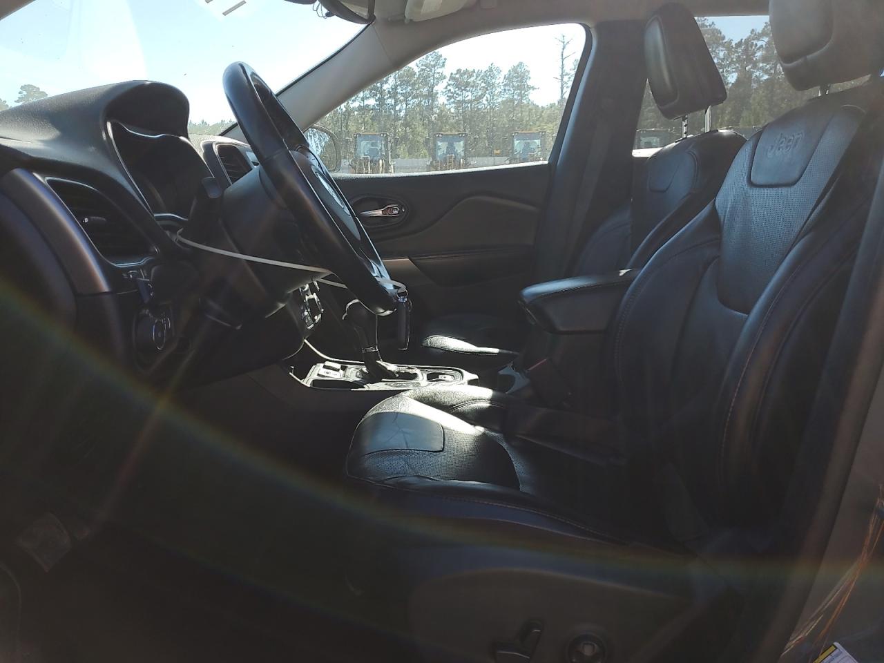 Jeep Grand Cherokee Latitude Lux Image 3