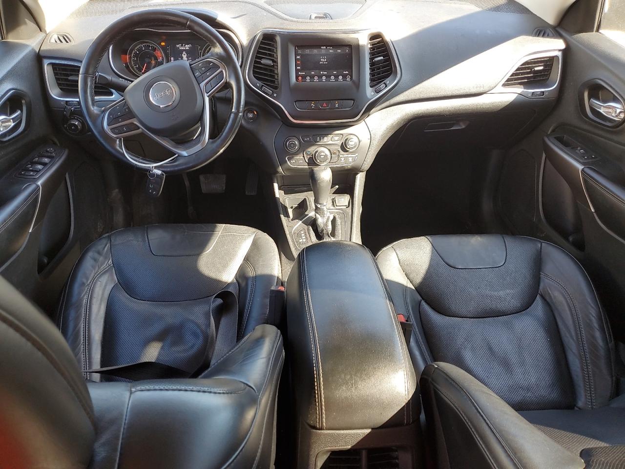 Jeep Grand Cherokee Latitude Lux Image 4