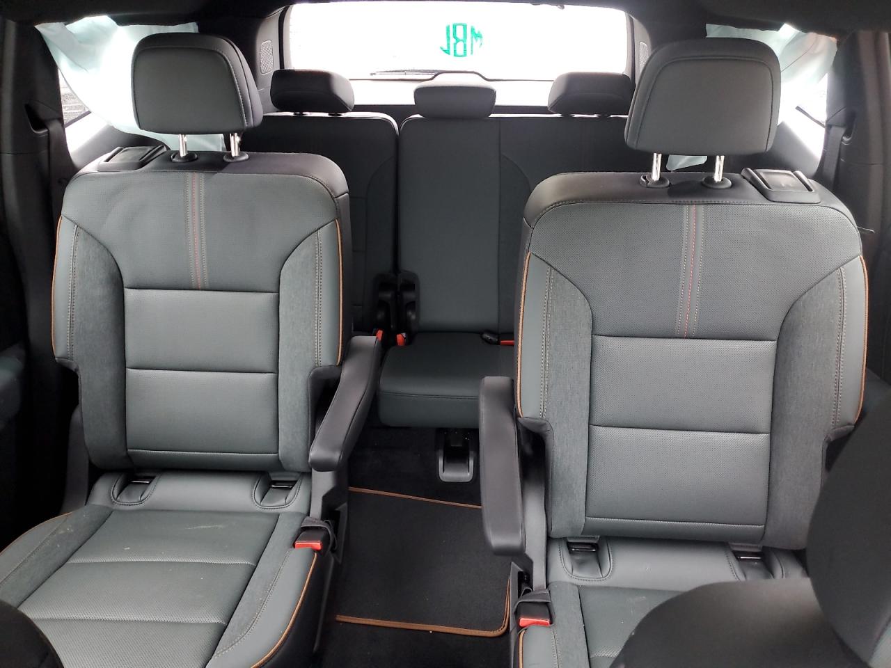 GMC Acadia At4 Image 7