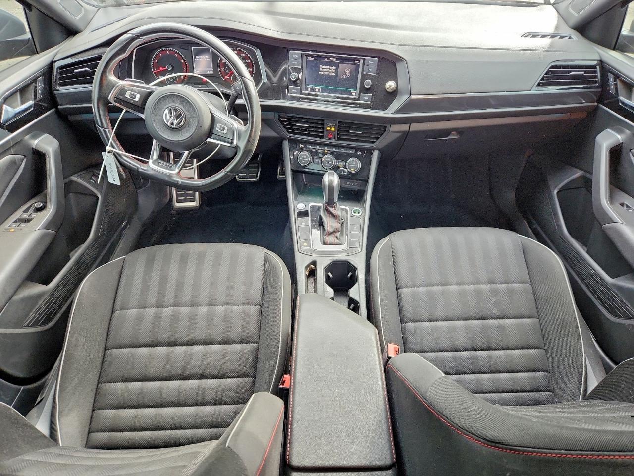 Volkswagen Jetta Gli Image 9