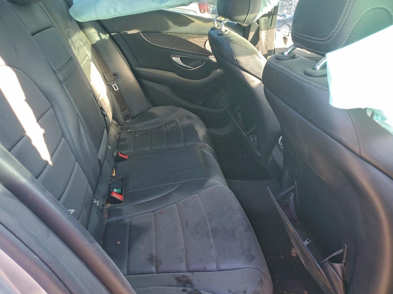 Mercedes-Benz C-Class 300 Image 7