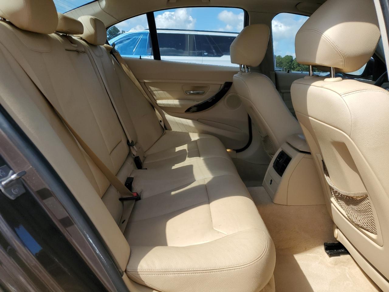 BMW 3 Series I Image 12