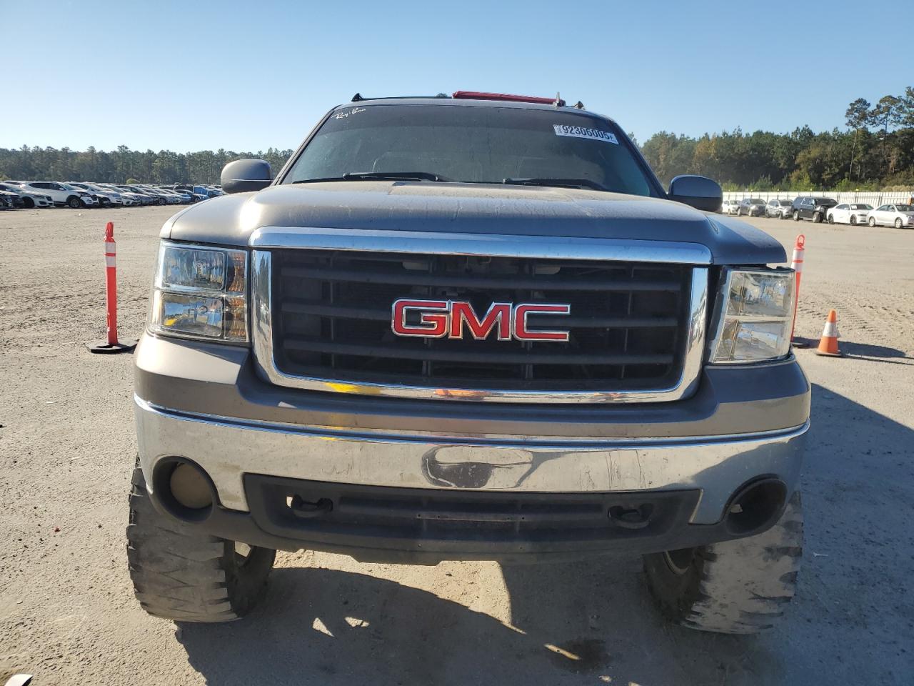 GMC Sierra K1500 Image 3